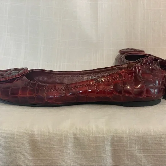 Tory Burch Reva Ballet Flats
Burgundy Crocodile Pattern
Women's Size 7 - Picture 6 of 8
